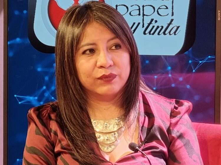 La defensora Nadia Cruz en una pasada entrevista en La Razón. Foto: Rubén Atahuichi