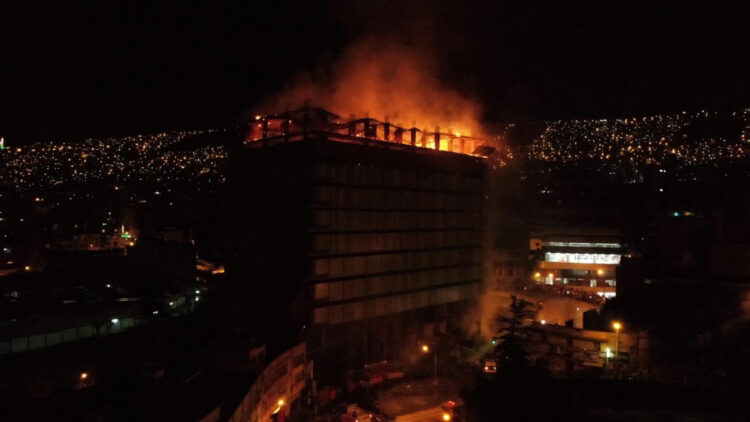 Subalcalde afirma que el Mall Gran Vía incendiado es ilegal y que hay 11 procesos