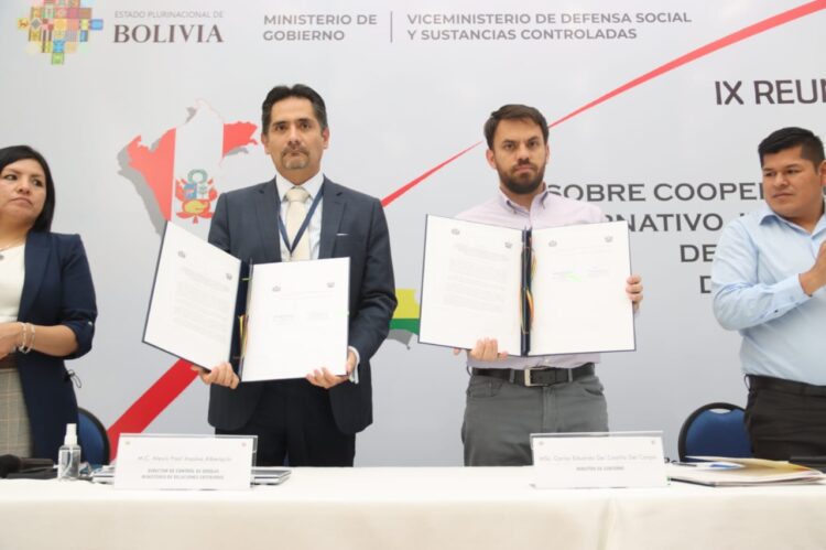 Bolivia y Perú acuerdan fortalecer un mecanismo para la lucha contra el narcotráfico