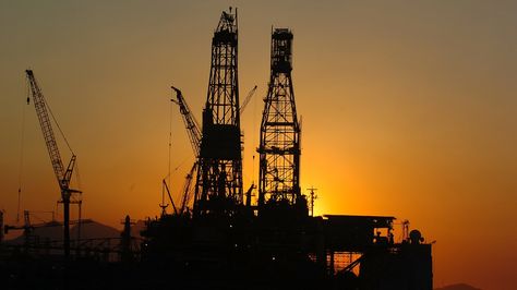 El petróleo baja en un mercado marcado por la incertidumbre.