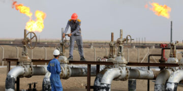 Petróleo cierra ligeramente al alza tras incidente en Irak