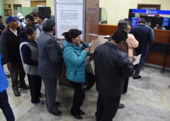 Solo quedan tres días para pagar impuestos sin multas, la Alcaldía amplía sus horarios