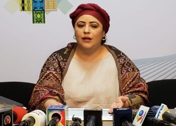 Ministra llama a los cruceños a ‘romper el miedo’