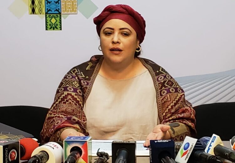 Ministra llama a los cruceños a ‘romper el miedo’