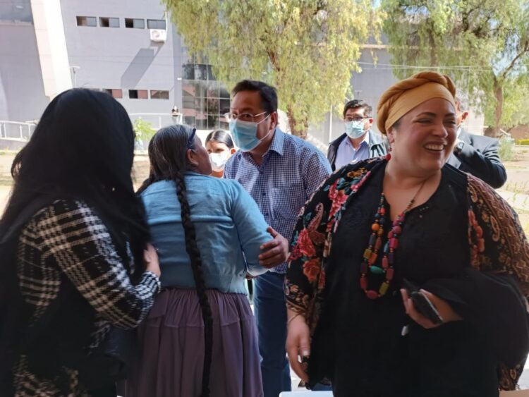Prada señala que cita con Arce y Morales quedó en cuarto intermedio y que no se trató temas políticos