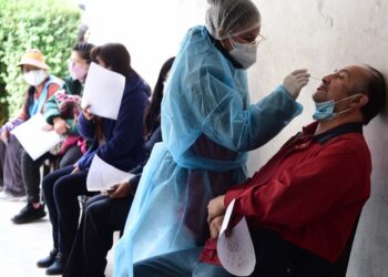 La vacunación y la toma de pruebas seguirán este sábado y lunes de feriado en La Paz