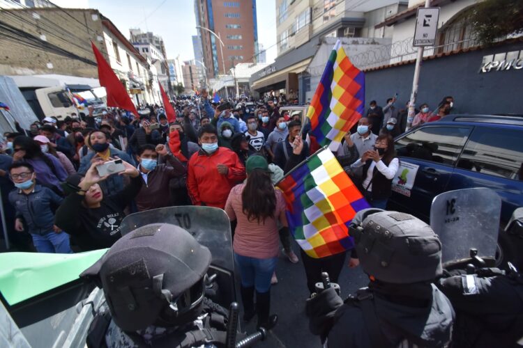 Amago de enfrentamiento en la marcha convocada por médicos y el Conade