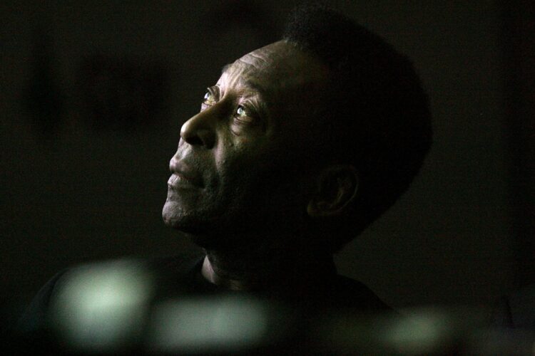 Pelé sigue estable, con «buena respuesta» a infección respiratoria