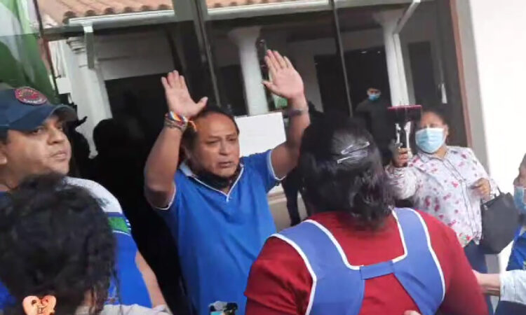 Se genera gresca en la brigada parlamentaria por presencia del vicepresidente del MAS en Santa Cruz