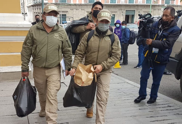 La oficina de Quispe es desprecintada y Alanoca dice que se encontraron más pruebas