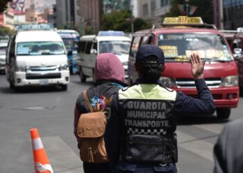 La Alcaldía anuncia cambio de paradas y más vallas por el reordenamiento en La Paz