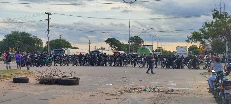 ANH distribuye más combustibles ante la subida de circulación vehicular en Santa Cruz