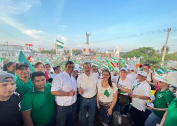 Reinerio Vargas y Vicente Cuéllar, en una de las movilizaciones cívicas. Foto: Vicente Cuéllar