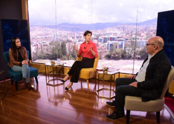 Gabriela Reyes, Claudia Benavente y Hugo Moldiz, este lunes.