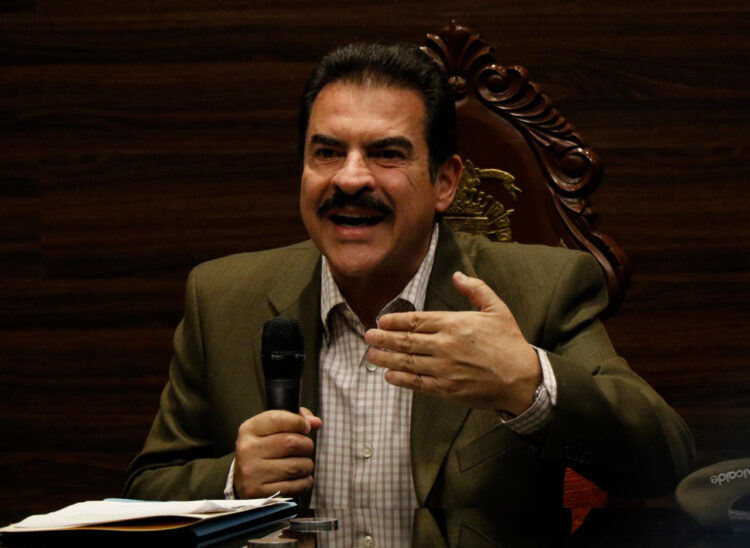 El alcalde Manfred Reyes Villa, en rueda de prensa anterior. Foto: APG