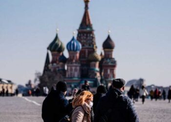 Rusia registra récord de nuevos casos diarios de COVID-19 impulsados por ómicron