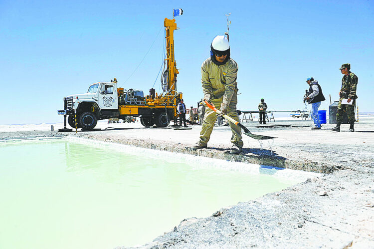 Tecnología de 6 empresas es apta para extraer litio en Uyuni, Coipasa y Pastos Grandes