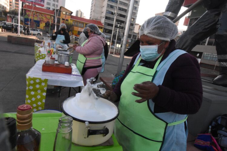 La Subalcaldía del Macrodistrito Centro plantea la feria ‘San Juan de Mil Colores’