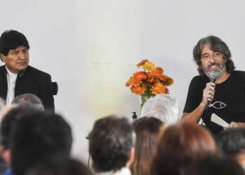 Serrano presenta en Bolivia su libro sobre la ‘operación rescate’ de Morales en 2019