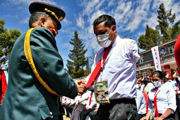 Entregan libretas de servicio militar gratuitas a 200 personas con discapacidad