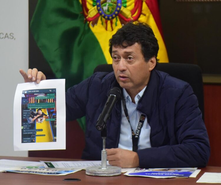 Suman denuncias de autoridades sobre suplantación de identidad para ofrecer cargos por dinero