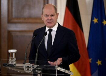 El canciller alemán mostró su malestar con los ataques contra obras de arte. AFP