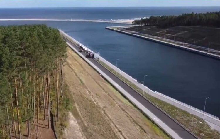 Polonia inaugura canal con salida al mar Báltico para evitar aguas rusas