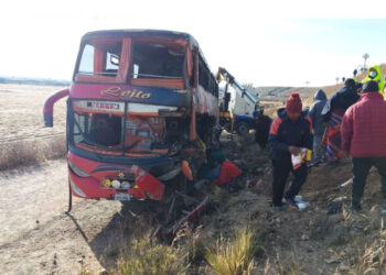 Un accidente en la carretera entre Oruro y Cochabamba deja 5 muertos y 15 heridos