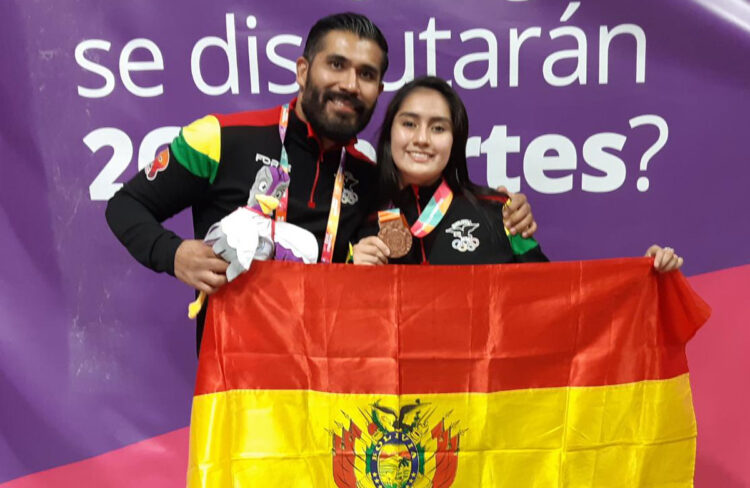 La boliviana Plata gana bronce en el karate de Rosario
