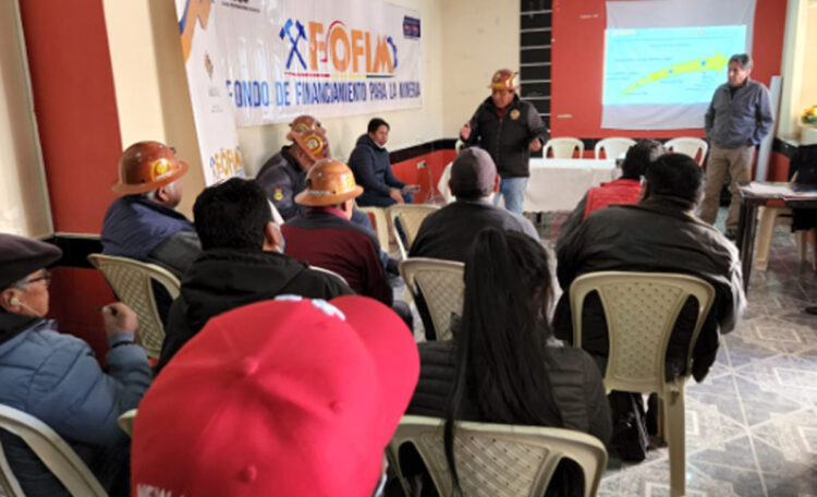 Socialización en Potosí nueva reglamentación para créditos a cooperativistas mineros