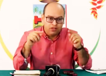 Diputado Bazán reconoce que dos de sus hermanas trabajan en la Gobernación cruceña