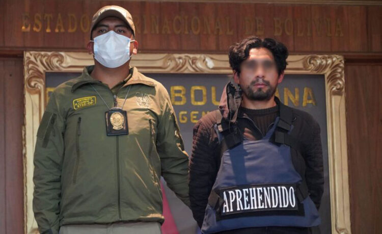 Imputan por pornografía a un hombre que filmaba a estudiantes, padres de familia piden seguridad