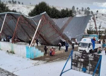 Instruyen una inspección e investigación por la caída del tinglado en Achacachi