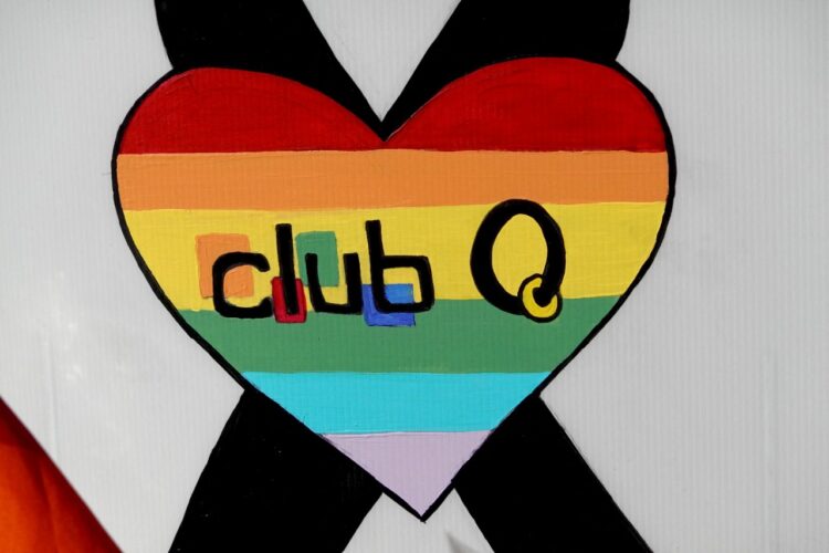El sospechoso detenido por el tiroteo en una discoteca LGTBI en el estado norteamericano de Colorado, ha sido imputado por cinco cargos.