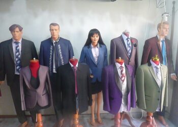 Trajes e invitaciones personalizadas, las tendencias para las graduaciones de este año