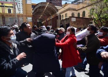 Tras la cumbre, transportistas convocan a cabildo por el reordenamiento vehicular