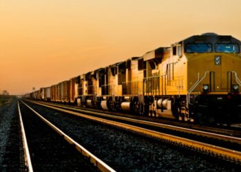 Cámara baja de EEUU aprobó proyecto de ley para evitar huelga de trenes.