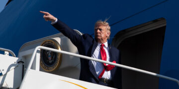 Secretario de Justicia de EEUU aprobó el allanamiento en casa de Trump