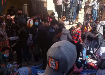 La desesperación de los estudiantes tras el estallido en la Tomás Frías.