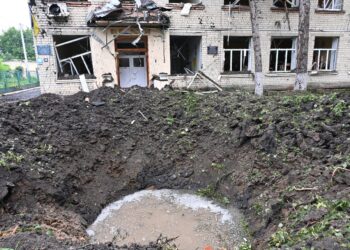 La UE quiere endurecer sanciones contra Rusia, que sigue bombardeando Ucrania