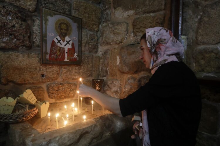 Ucrania celebra la Pascua ortodoxa bajo las bombas