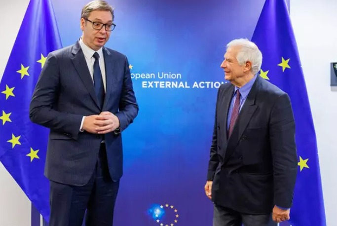 Borrell, ha anunciado un acuerdo entre Kosovo y Serbia para solventar la crisis por la norma para imponer matrículas.