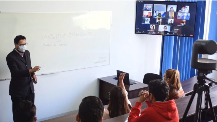 Todo listo para el retorno a clases: la Universidad de los Andes incorpora tecnología híbrida inteligente en sus aulas