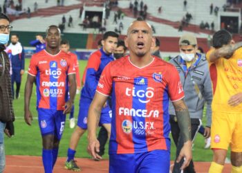 Universitario de Sucre no quiere descender por ‘mesa’