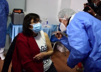 Auza ratifica que alcaldías pueden emitir normas para mejorar coberturas de vacunación