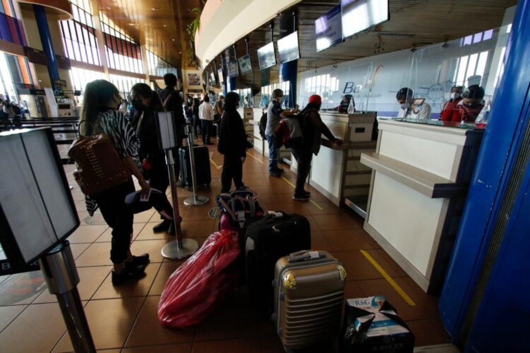 ¿Su vuelo fue demorado o cancelado? Conozca los beneficios que debe reclamar