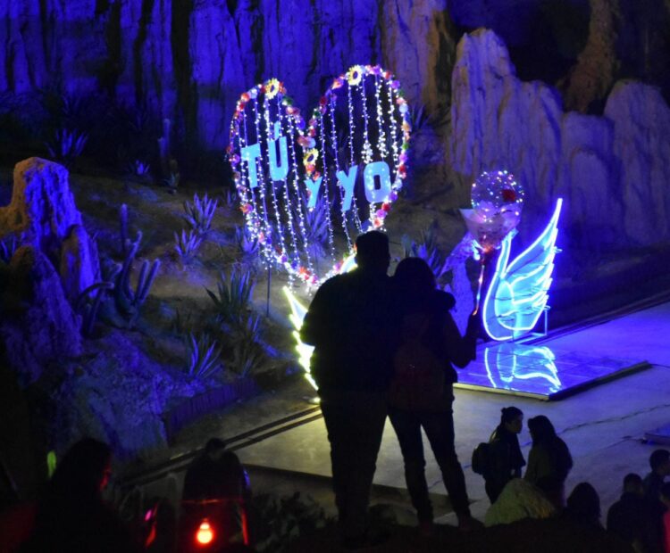 ‘Tú y yo a la luz de la Luna’, 2.180 personas visitaron el Valle de la Luna en el Día del Amor