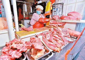 Ganaderos acusan a carniceros de La Paz por subida de la carne