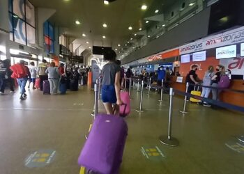 Aeropuerto Viru Viru funciona con normalidad y la Terminal Bimodal está abierta con poca afluencia