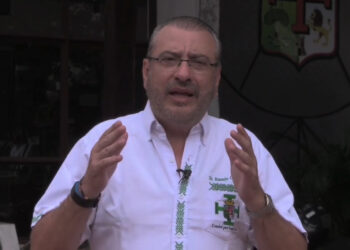 Al igual que Camacho, Calvo niega en la Fiscalía haber ultrajado la wiphala